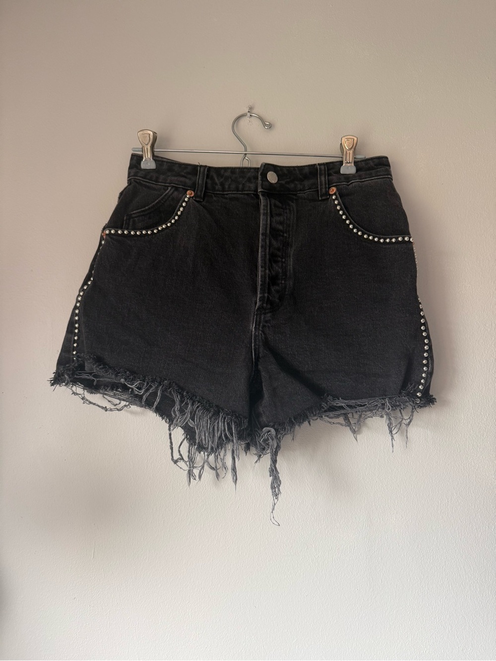 ROLLA'S Black Studded Frayed Denim Shorts SZ 28